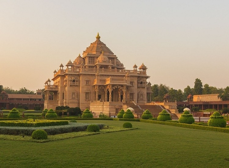 Akshardham Temple, Ahmedabad - Chauffeur India Tours