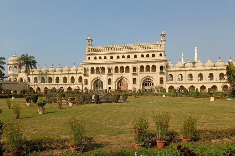 Bada Imambara - Lucknow - Chauffeur India Tours