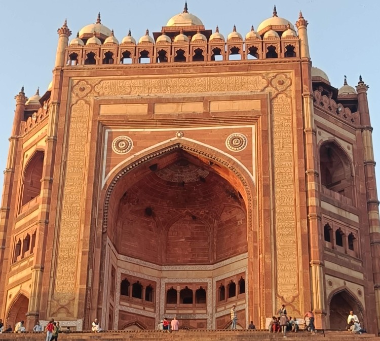Buland Darwaza - Chauffeur India Tours