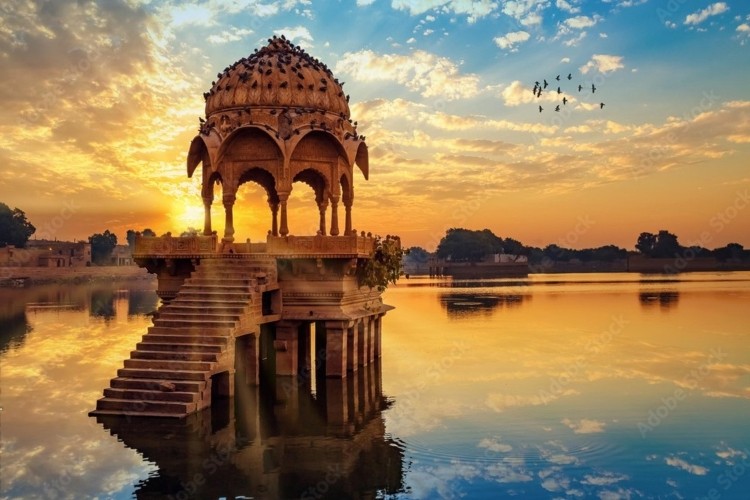 Gadi Sagar Lake - Chauffeur India Tours