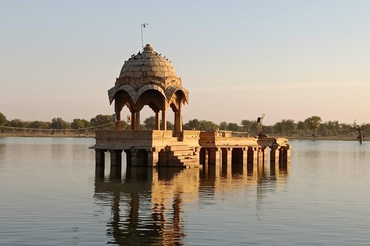 Gadisar Lake - Chauffeur India Tours