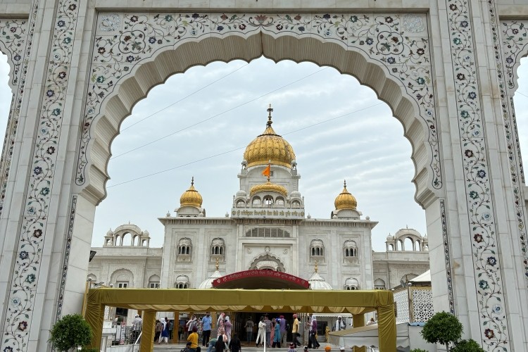 Gurudwara Shri Bangla Sahib - Chauffeur India Tours