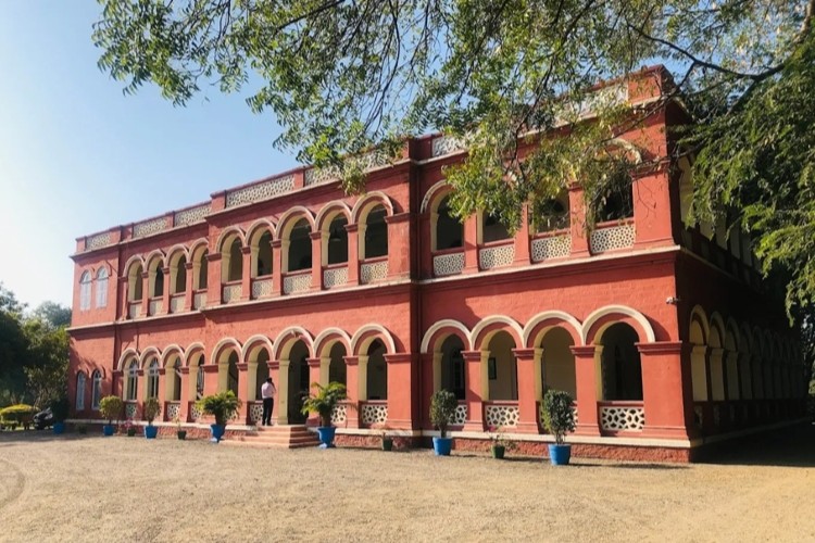 Orchard Palace, Gondal - Chauffeur India Tours