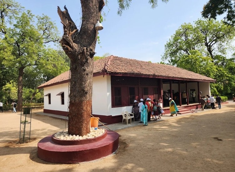 Sabarmati Ashram - Chauffeur India Tours