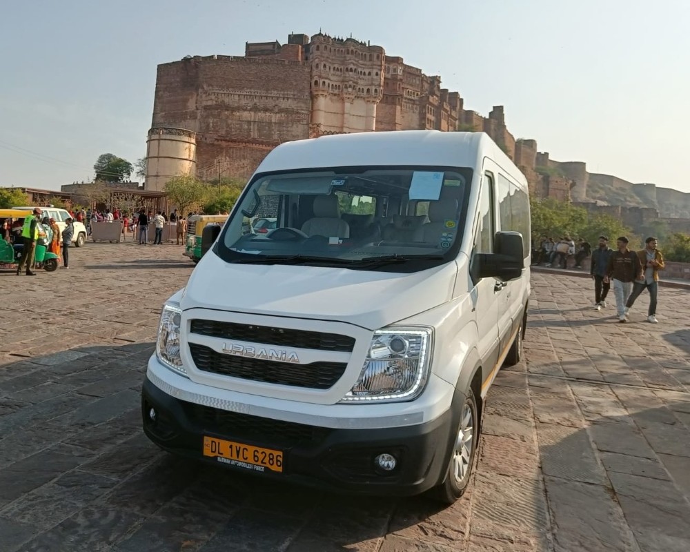 Force Urbania - Chauffeur India Tours