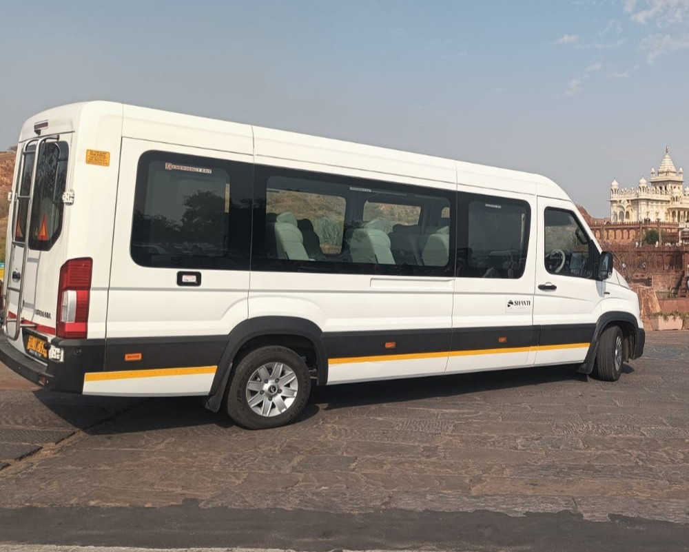 Force Urbania - Chauffeur India Tours
