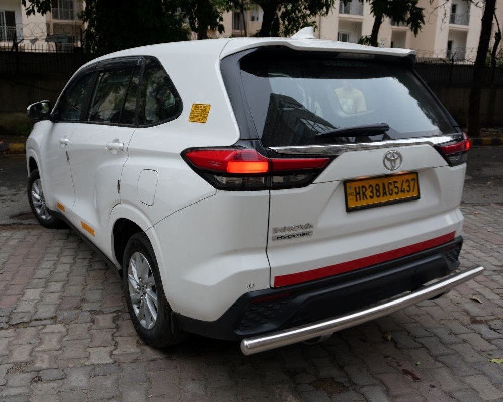 Toyota Innova Hycross - Chauffeur India Tours