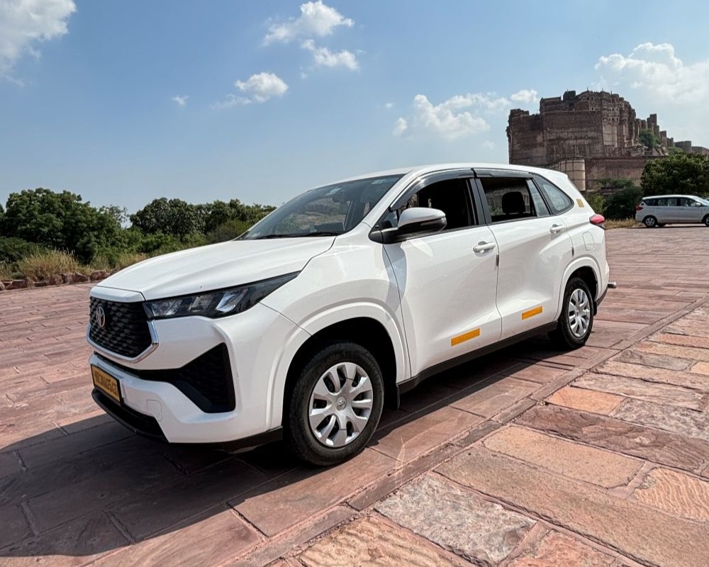 Toyota Innova Hycross - Chauffeur India Tours