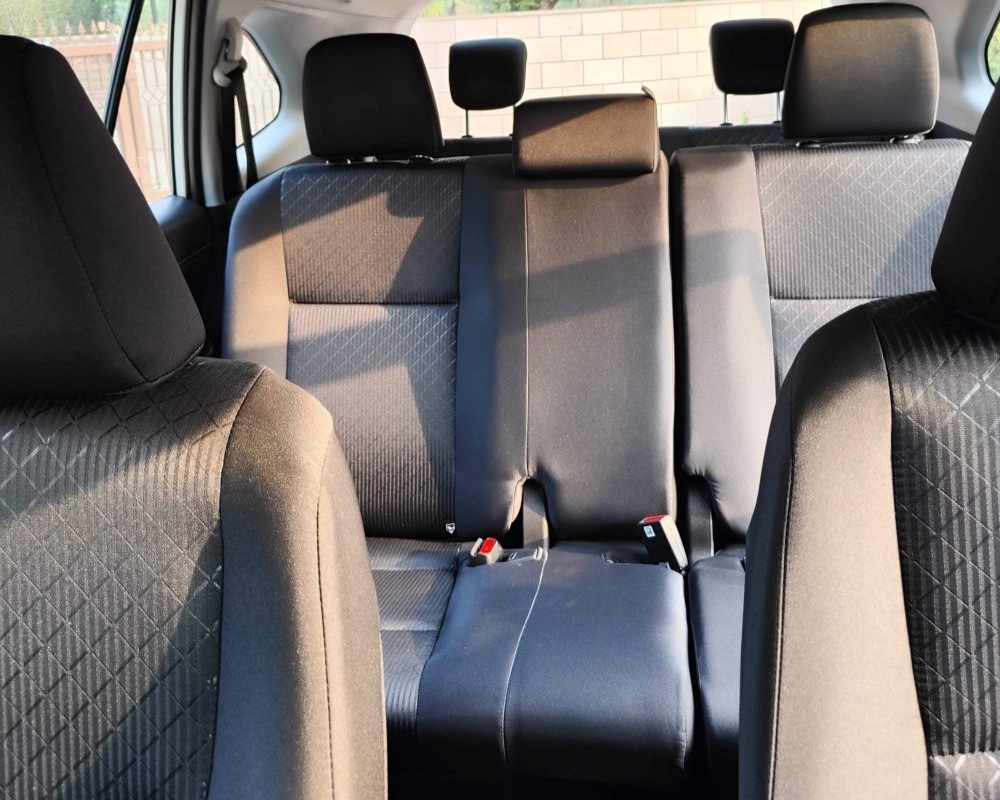 Toyota Innova Hycross - Chauffeur India Tours