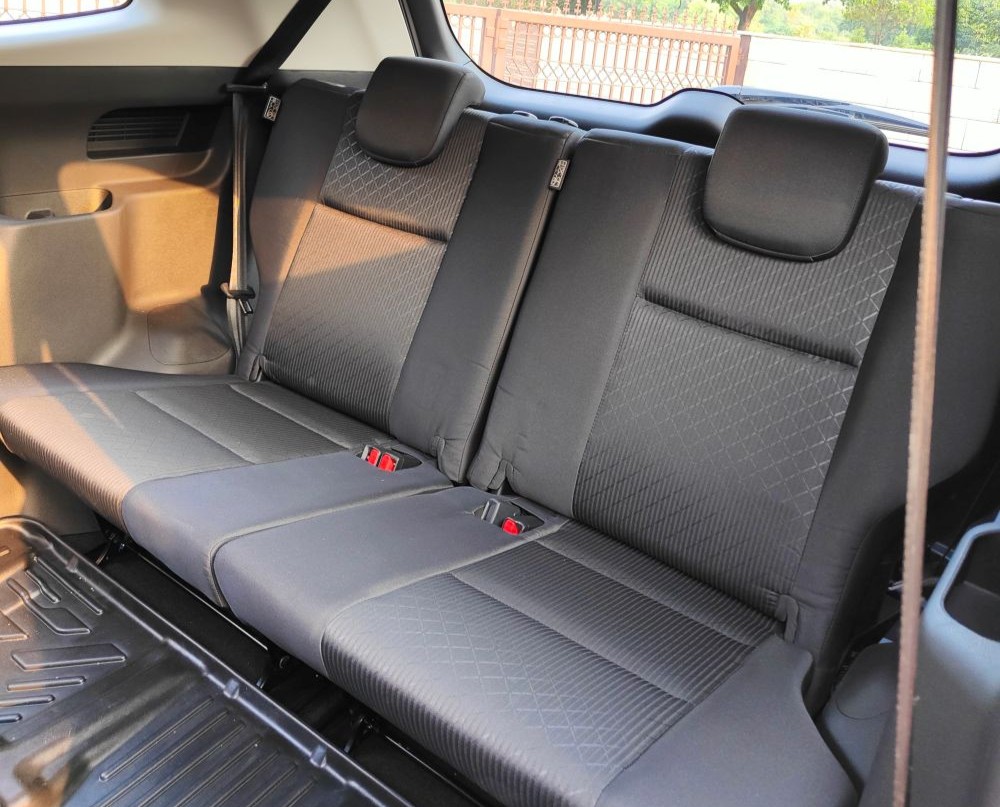 Toyota Innova Hycross - Chauffeur India Tours