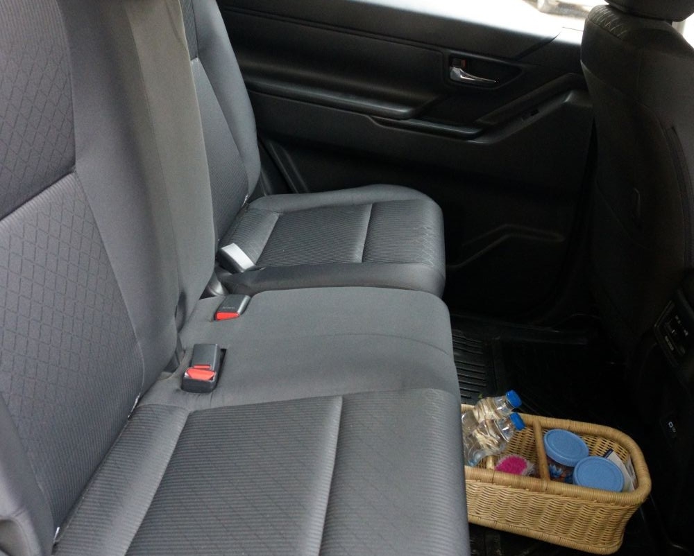 Toyota Innova Hycross - Chauffeur India Tours